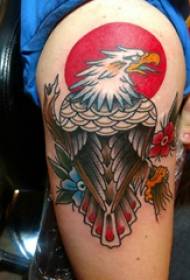 Tattoo eagle kuva pojan käsivarren maalattu kotka tatuointi kuva