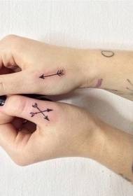 Padrão de tatuagem simples seta no dedo