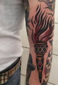 Tattoo de torxa de 9 bells patrons de tatuatge de braç de borsa