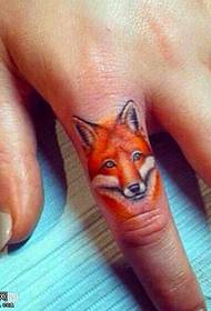 ຮູບແບບ tattoo fox ນິ້ວມື