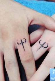 Picha ya tattoo ya wanandoa maarufu ya vidole, picha ya wanandoa ya tattoo
