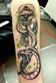Tattoo змия демон момче ръка ръка клякане и змия татуировка снимка