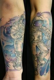 Arm Tattoo Bild männlech Arsch op faarweger Astronaut Tattoo Bild