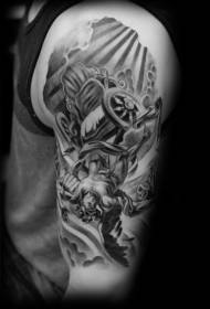 hombro negro gris Icarus con patrón de tatuaje de sol
