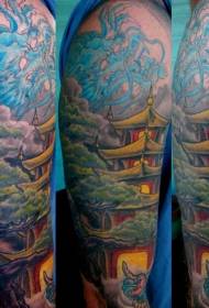 Шарена татуировка с голям дракон в азиатски стил