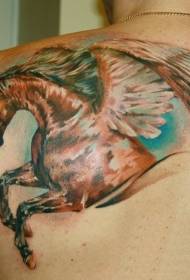 meessoost õlg kauni värvilise Pegasuse tätoveeringumustriga