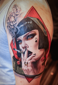 цвет плеча персонализированный рисунок татуировки курящих женщин