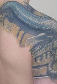 imagens de tatuagem de lagarto de água realista realista de ombro