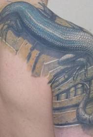 tatuaje realista de ombreiro de lagarto de auga realista