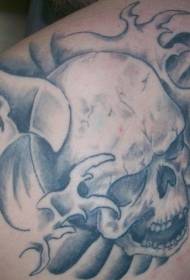 Plecu melni pelēks biedējoši raudoša galvaskausa tetovējuma raksts
