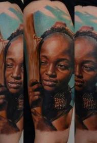 ትክክለኛ ዘይቤ ቀለም የጎሳ ሰው ንቅሳ