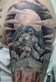 მხრის ყავისფერი უზარმაზარი gargoyle tattoo ნიმუში