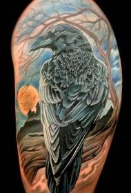 modello di tatuaggio realistico corvo scuro spalla