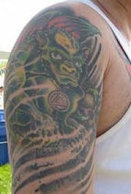 어깨 색깔의 삼각형 목걸이 녹색 괴물 문신