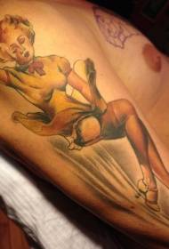 Modello disegnato a mano del tatuaggio della donna di vecchio stile del braccio marrone