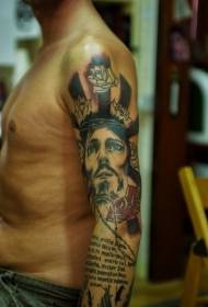 Petras Jėzus su raudonos rožės tatuiruotės modeliu