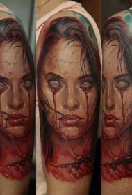 pečių siaubo filmo spalva klastinga moters tatuiruotė