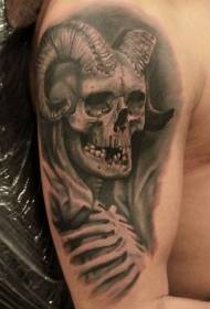 skouder moderne tradysjonele styl duvel's skull tattoo patroan