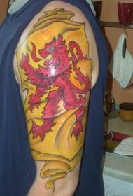 colore delle spalle motivo tatuaggio scozzese rosso e giallo