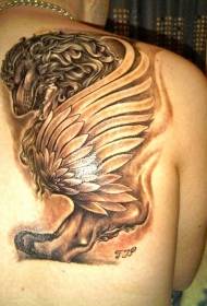 мужское плечо коричневое изображение татуировки грифон