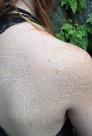 Encre blanche impressionnante peint des images de tatouage floral