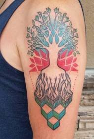 Незвичайний кольоровий візерунок татуювання дерева на плечі