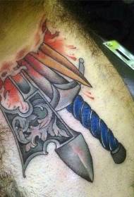 средњовековни узорак за тетоважу оружја у боји рамена