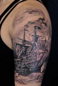 modello tatuaggio spalla pirata nero-marrone barca a vela