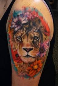 plecu krāsainā lauvas galva ar ziedu tetovējuma rakstu