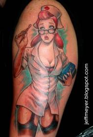 oude cartoonstijlkleur sexy verpleegster tattoopatroon
