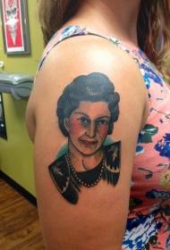 pečių seno stiliaus stilizuota senos moters portreto tatuiruotė