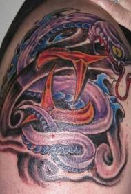 Moška barva ramenskega vzorca tatuje kače