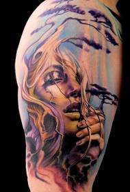 hombro color nuevo estilo mujer con patrón de tatuaje de árbol