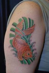 patrón de tatuaje de pez dorado de color femenino