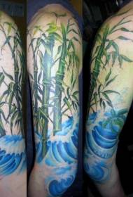 Schulter natürliche Farbe Bambus und Wasserwelle Tattoo-Muster
