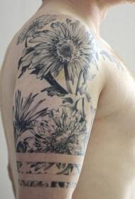 мушко раме црно сиво реалистично цвеће Таттоо слика