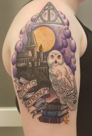 tatuaje temático de la película Harry Potter de color del hombro