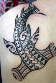 wêneya tattooê ya hammerhead sharkê reş