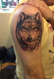 motif de tatouage de tête de loup brun noir super réaliste d'épaule