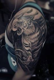 negro de ombreiro Tigre gris con tatuaxe de lúa