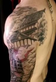 肩の日本のサムライと古い家のタトゥーパターン