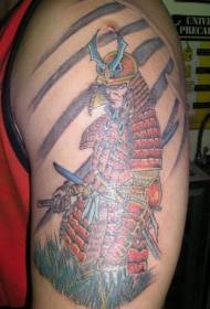 immagine tatuaggio spalla samurai giapponese e spada