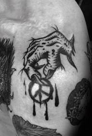 ramo stari slog črna grozljivka vzorec tetovaže roke