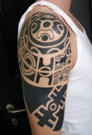 imagens de tatuagem de totem tribal polinésio preto de ombro