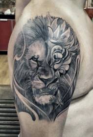 A testa di leone grisa di a spalla cù stampa di tatuaggio di lotus