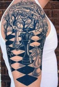 mužské rameno lesnej verzie šachovnicového vzoru tetovania
