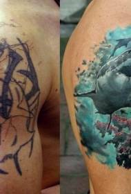 Modèle de tatouage requin natation couleur style réaliste