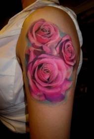 pečių spalva trys gražios rožių tatuiruotės nuotraukos