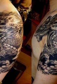Mitja cendra negra de patró de tatuatge de drac en estil japonès
