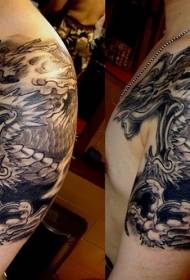 Hallef schwaarz schwaarz Äschen Japanesch Stil Draach Tattoo Muster